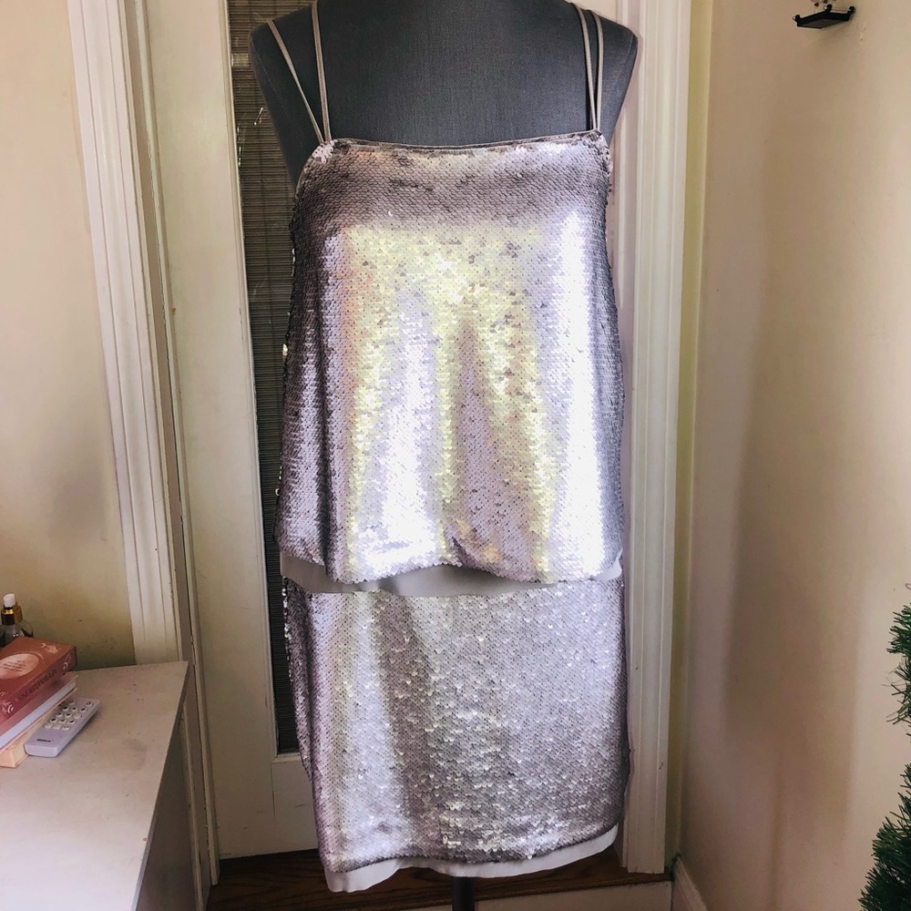 Banana Republic sequin party dress size 2 in pewter color.